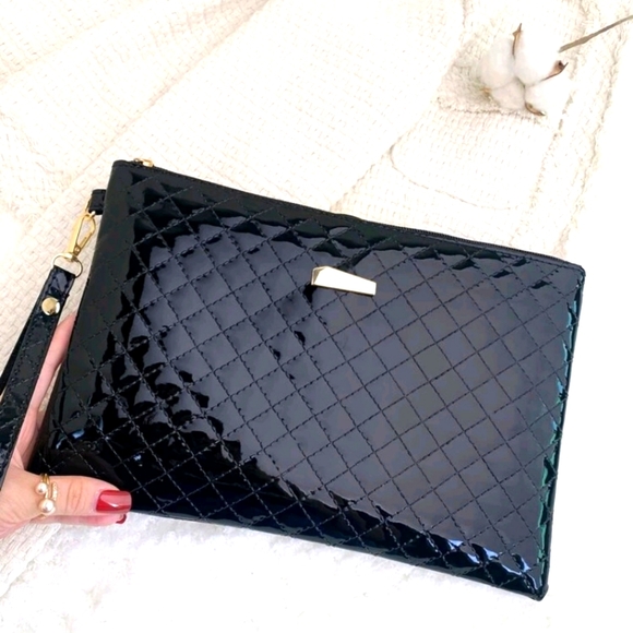 Fasgion bags Bags Quilted Fashion Large Wristlet Clutch Poshmark